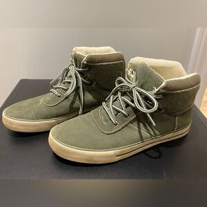 Canvas/suede-like high tops size 4. Army green.